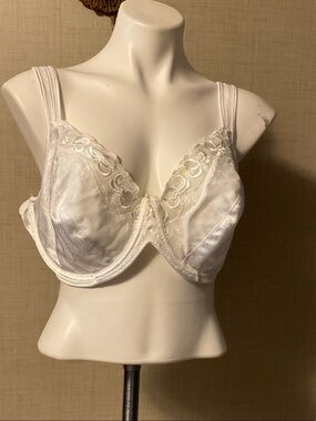 Playtex White Lace Underwire Bra